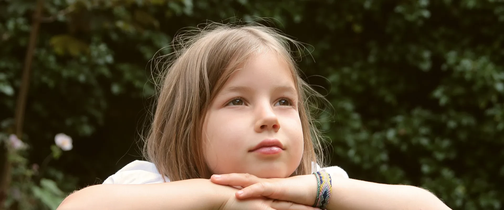 Kinderportrait aufgenommen in unserem Freilichtstudio